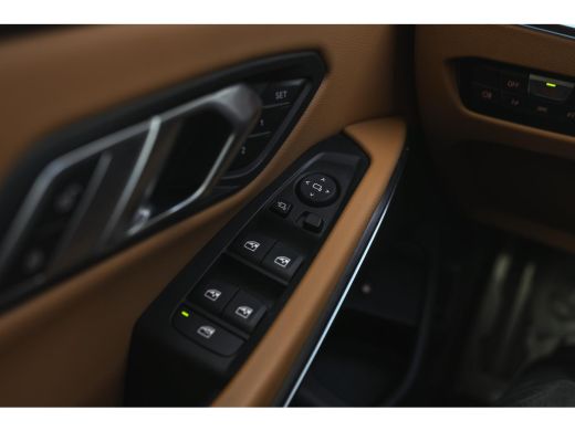 BMW 3 Serie 330e xDrive High Executive M Sport Automaat / Schuif-kanteldak / Sportstoelen / Achteruitrijcamer... ActivLease financial lease