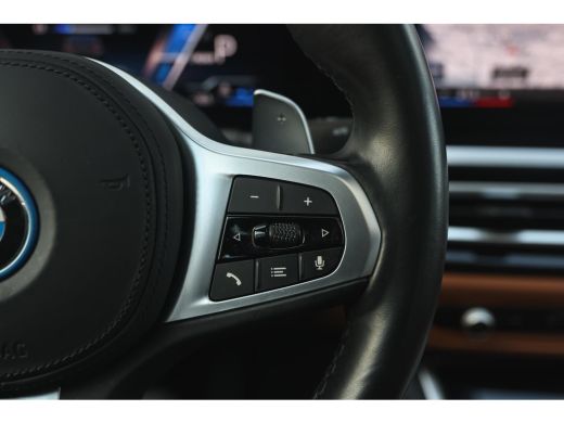 BMW 3 Serie 330e xDrive High Executive M Sport Automaat / Schuif-kanteldak / Sportstoelen / Achteruitrijcamer... ActivLease financial lease