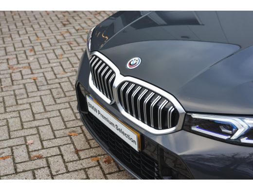BMW 3 Serie 330e xDrive High Executive M Sport Automaat / Schuif-kanteldak / Sportstoelen / Achteruitrijcamer... ActivLease financial lease