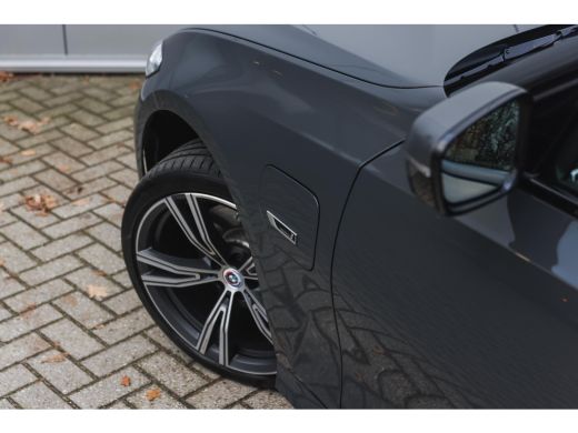 BMW 3 Serie 330e xDrive High Executive M Sport Automaat / Schuif-kanteldak / Sportstoelen / Achteruitrijcamer... ActivLease financial lease