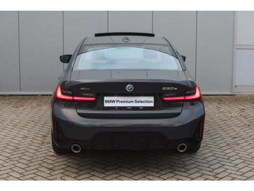 BMW 3 Serie 330e xDrive High Executive M Sport Automaat / Schuif-kanteldak / Sportstoelen / Achteruitrijcamer... ActivLease financial lease