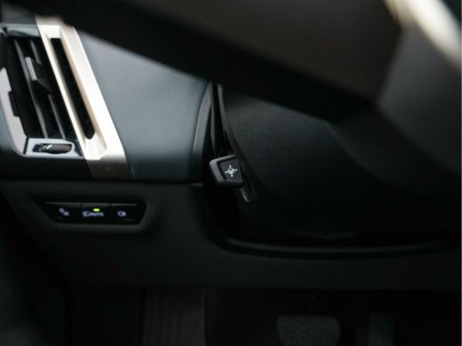 BMW iX xDrive40 High Executive 77 kWh ( 3-Fase ) {SOH-100%} (INCL-BTW) Aut. *PANO | HEAD-UP | HARMAN/KAR... ActivLease financial lease