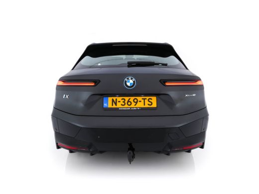 BMW iX xDrive40 High Executive 77 kWh ( 3-Fase ) {SOH-100%} (INCL-BTW) Aut. *PANO | HEAD-UP | HARMAN/KAR... ActivLease financial lease