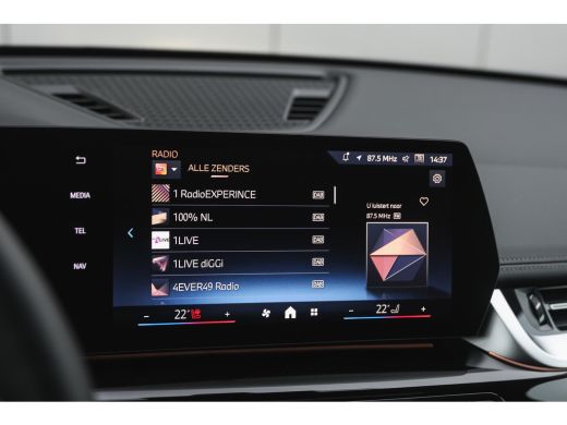 BMW iX1 eDrive20 High Executive xLine / Panoramadak / Trekhaak / Sportstoelen / Comfort Access / Stuurver... ActivLease financial lease