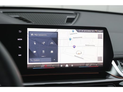 BMW iX1 eDrive20 High Executive xLine / Panoramadak / Trekhaak / Sportstoelen / Comfort Access / Stuurver... ActivLease financial lease