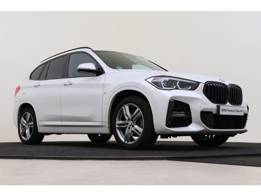 BMW X1 sDrive18i M Sport Automaat / Sportstoelen / M Sportonderstel / Achteruitrijcamera / LED / Head-Up... ActivLease financial lease