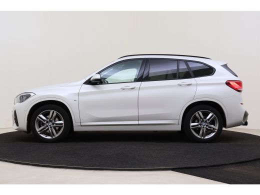 BMW X1 sDrive18i M Sport Automaat / Sportstoelen / M Sportonderstel / Achteruitrijcamera / LED / Head-Up... ActivLease financial lease