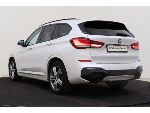 BMW X1 sDrive18i M Sport Automaat / Sportstoelen / M Sportonderstel / Achteruitrijcamera / LED / Head-Up... ActivLease financial lease