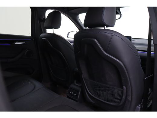 BMW X1 sDrive18i M Sport Automaat / Sportstoelen / M Sportonderstel / Achteruitrijcamera / LED / Head-Up... ActivLease financial lease