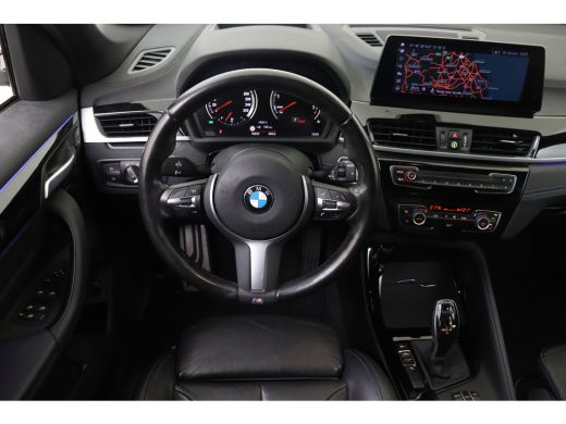 BMW X1 sDrive18i M Sport Automaat / Sportstoelen / M Sportonderstel / Achteruitrijcamera / LED / Head-Up... ActivLease financial lease