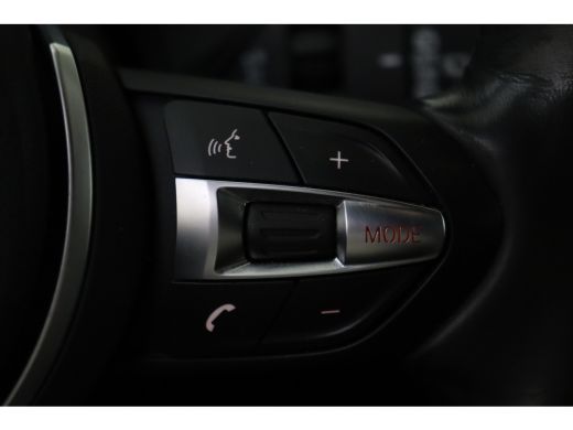 BMW X1 sDrive18i M Sport Automaat / Sportstoelen / M Sportonderstel / Achteruitrijcamera / LED / Head-Up... ActivLease financial lease