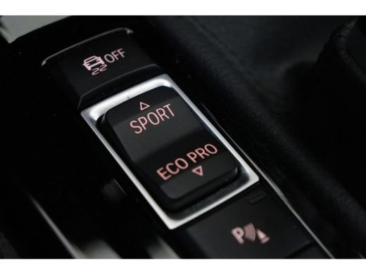 BMW X1 sDrive18i M Sport Automaat / Sportstoelen / M Sportonderstel / Achteruitrijcamera / LED / Head-Up... ActivLease financial lease