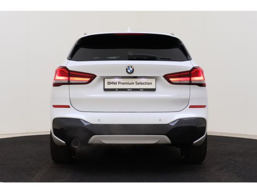 BMW X1 sDrive18i M Sport Automaat / Sportstoelen / M Sportonderstel / Achteruitrijcamera / LED / Head-Up... ActivLease financial lease