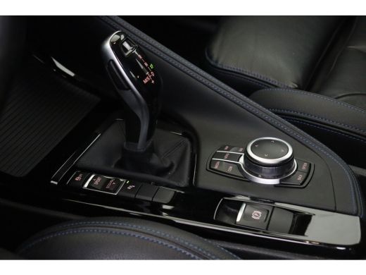 BMW X1 sDrive18i M Sport Automaat / Sportstoelen / M Sportonderstel / Achteruitrijcamera / LED / Head-Up... ActivLease financial lease