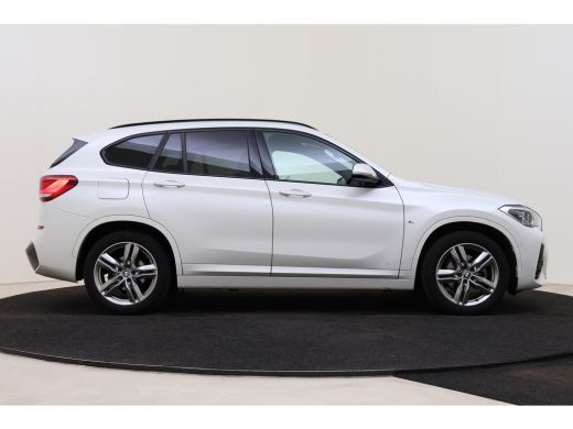 BMW X1 sDrive18i M Sport Automaat / Sportstoelen / M Sportonderstel / Achteruitrijcamera / LED / Head-Up... ActivLease financial lease