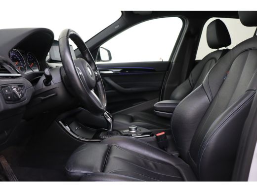 BMW X1 sDrive18i M Sport Automaat / Sportstoelen / M Sportonderstel / Achteruitrijcamera / LED / Head-Up... ActivLease financial lease