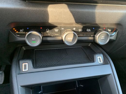 Citroën &euml;-C4 Business 156pk Extended range 54 kWh Airco | Camera | Cruise Control Adaptief | DAB | Keyless | L... ActivLease financial lease