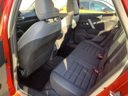 Citroën &euml;-C4 Business 156pk Extended range 54 kWh Airco | Camera | Cruise Control Adaptief | DAB | Keyless | L... ActivLease financial lease