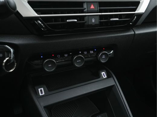 Citroën &euml;-C4 X Feel 50 kWh (3-Fase ) (SOH-100%) (INCL-BTW) Aut.* HEAT-PUMP | CARPLAY | DIGI-COCKPIT | CRUISE | C... ActivLease financial lease