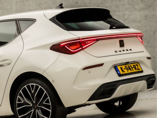 CUPRA Leon 1.4 e-Hybrid VZ Sport 245Pk Automaat (APPLE CARPLAY, GROOT NAVI, CAMERA, KUIPSTOELEN, STUUR/STOEL... ActivLease financial lease