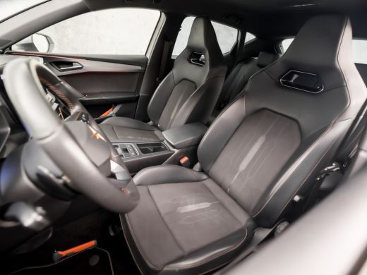 CUPRA Leon 1.4 e-Hybrid VZ Sport 245Pk Automaat (APPLE CARPLAY, GROOT NAVI, CAMERA, KUIPSTOELEN, STUUR/STOEL... ActivLease financial lease