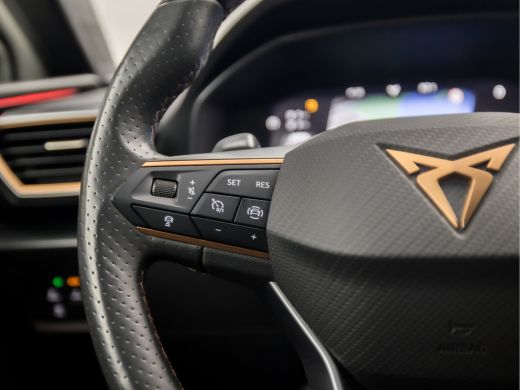 CUPRA Leon 1.4 e-Hybrid VZ Sport 245Pk Automaat (APPLE CARPLAY, GROOT NAVI, CAMERA, KUIPSTOELEN, STUUR/STOEL... ActivLease financial lease