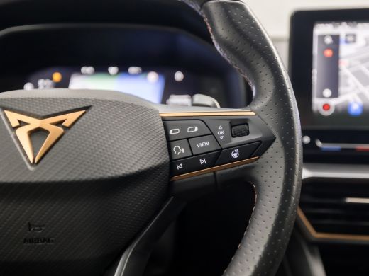 CUPRA Leon 1.4 e-Hybrid VZ Sport 245Pk Automaat (APPLE CARPLAY, GROOT NAVI, CAMERA, KUIPSTOELEN, STUUR/STOEL... ActivLease financial lease