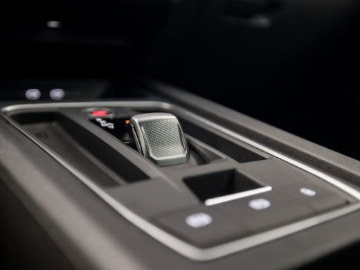 CUPRA Leon 1.4 e-Hybrid VZ Sport 245Pk Automaat (APPLE CARPLAY, GROOT NAVI, CAMERA, KUIPSTOELEN, STUUR/STOEL... ActivLease financial lease