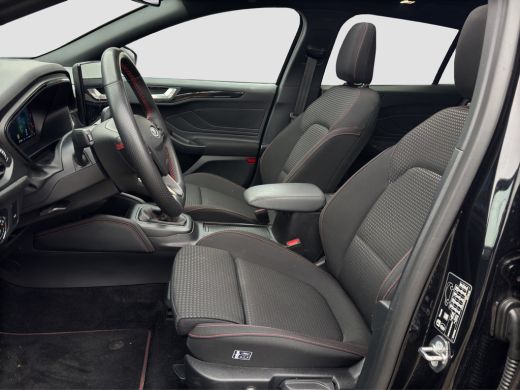 Ford Focus Wagon 1.0 Hybrid ST Line X | Pano | Adap. Cruise | Winter Pack | Apple Carplay ActivLease financial lease