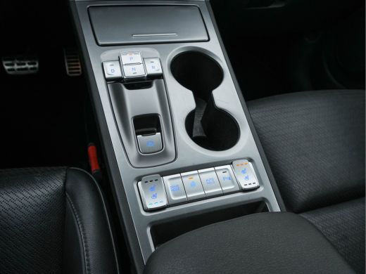 Hyundai Kona EV Premium 64 kWh ( Fase-3 ) { SOH-96%) (INCL-BTW) *AUT | HEAT-PUMP | NAVI-FULLMAP | KEYLESS | CA... ActivLease financial lease