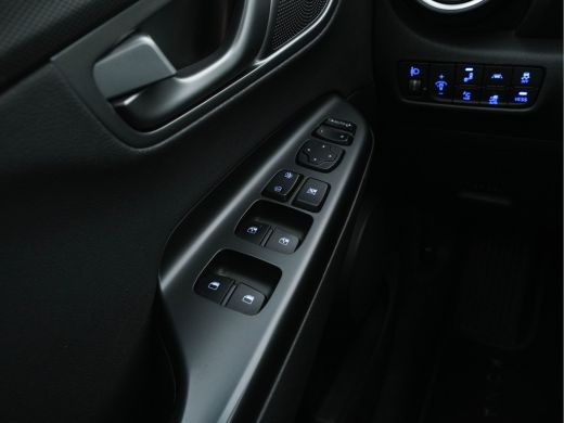 Hyundai Kona EV Premium 64 kWh ( Fase-3 ) { SOH-96%) (INCL-BTW) *AUT | HEAT-PUMP | NAVI-FULLMAP | KEYLESS | CA... ActivLease financial lease