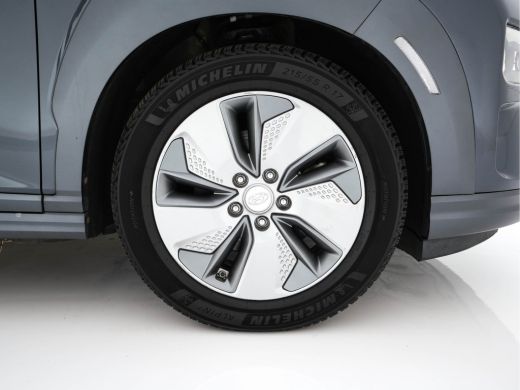 Hyundai Kona EV Premium 64 kWh ( Fase-3 ) { SOH-96%) (INCL-BTW) *AUT | HEAT-PUMP | NAVI-FULLMAP | KEYLESS | CA... ActivLease financial lease