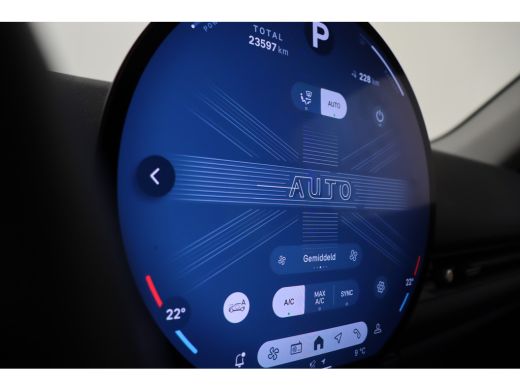 Mini Aceman SE / Essential / LED / Parking Assistant / 18" Night Flash Spoke Grey ActivLease financial lease