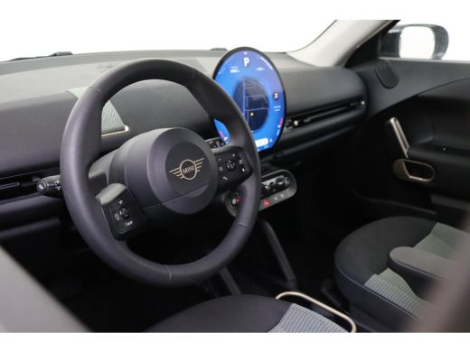 Mini Aceman SE / Essential / LED / Parking Assistant / 18" Night Flash Spoke Grey ActivLease financial lease