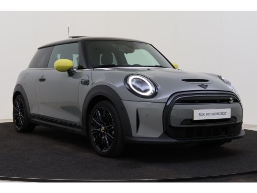 Mini Electric Yours / Panoramadak / Sportstoelen / Achteruitrijcamera / Comfort Access / Stuurverwarming / LED ... ActivLease financial lease