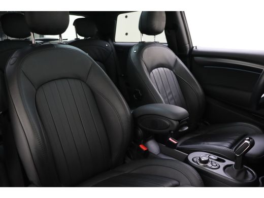 Mini Electric Yours / Panoramadak / Sportstoelen / Achteruitrijcamera / Comfort Access / Stuurverwarming / LED ... ActivLease financial lease