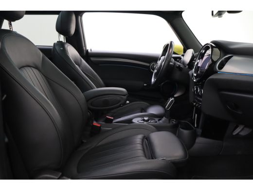Mini Electric Yours / Panoramadak / Sportstoelen / Achteruitrijcamera / Comfort Access / Stuurverwarming / LED ... ActivLease financial lease