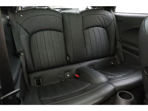 Mini Electric Yours / Panoramadak / Sportstoelen / Achteruitrijcamera / Comfort Access / Stuurverwarming / LED ... ActivLease financial lease