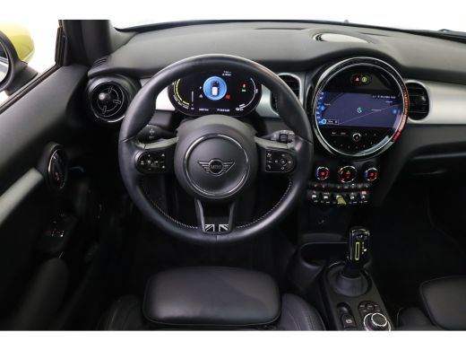 Mini Electric Yours / Panoramadak / Sportstoelen / Achteruitrijcamera / Comfort Access / Stuurverwarming / LED ... ActivLease financial lease