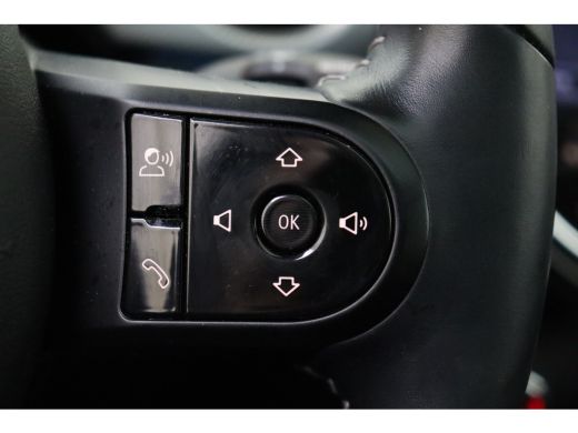 Mini Electric Yours / Panoramadak / Sportstoelen / Achteruitrijcamera / Comfort Access / Stuurverwarming / LED ... ActivLease financial lease