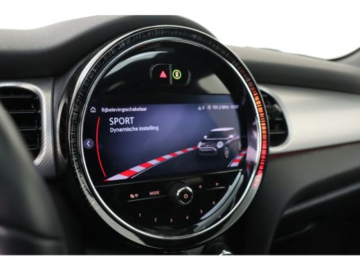 Mini Electric Yours / Panoramadak / Sportstoelen / Achteruitrijcamera / Comfort Access / Stuurverwarming / LED ... ActivLease financial lease