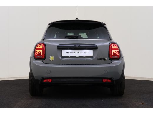 Mini Electric Yours / Panoramadak / Sportstoelen / Achteruitrijcamera / Comfort Access / Stuurverwarming / LED ... ActivLease financial lease