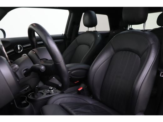 Mini Electric Yours / Panoramadak / Sportstoelen / Achteruitrijcamera / Comfort Access / Stuurverwarming / LED ... ActivLease financial lease