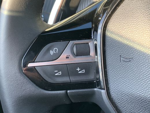 Peugeot 2008 1.2 Hybrid 136 Style Airco | Apple Carplay/ Android Auto | Bluetooth | DAB | PDC Achter | ActivLease financial lease