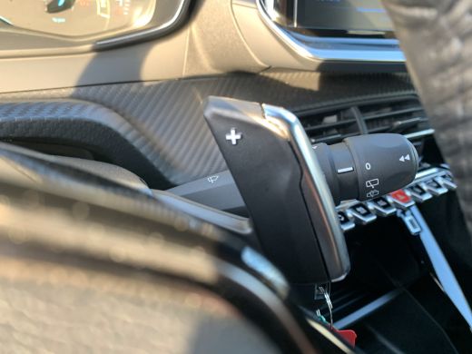 Peugeot 2008 1.2 Hybrid 136 Style Airco | Apple Carplay/ Android Auto | Bluetooth | DAB | PDC Achter | ActivLease financial lease