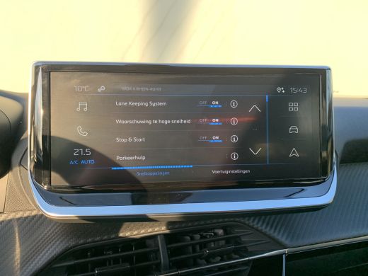 Peugeot 2008 1.2 Hybrid 136 Style Airco | Apple Carplay/ Android Auto | Bluetooth | DAB | PDC Achter | ActivLease financial lease