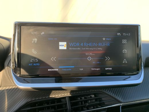 Peugeot 2008 1.2 Hybrid 136 Style Airco | Apple Carplay/ Android Auto | Bluetooth | DAB | PDC Achter | ActivLease financial lease