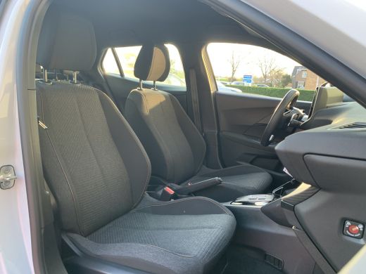 Peugeot 2008 1.2 Hybrid 136 Style Airco | Apple Carplay/ Android Auto | Bluetooth | DAB | PDC Achter | ActivLease financial lease