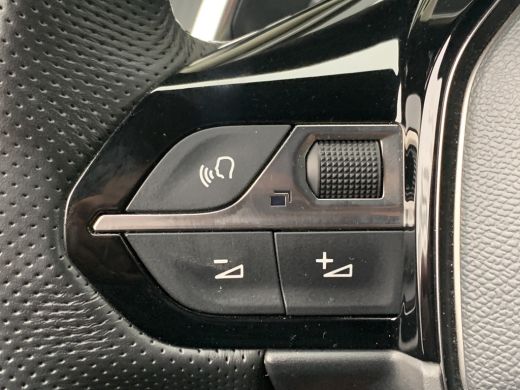 Peugeot 208 1.2 PureTech GT Airco | Camera | Cruise Control | DAB | LED | LMV 17" | PDC V&A | ActivLease financial lease