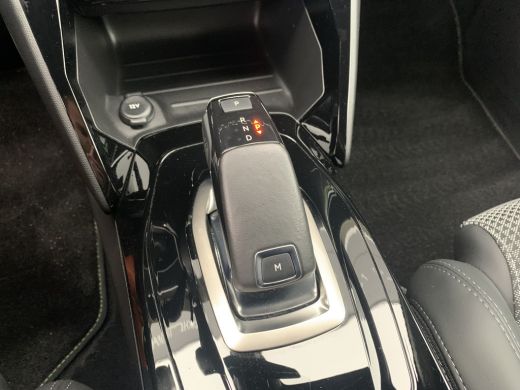 Peugeot 208 1.2 PureTech GT Airco | Camera | Cruise Control | DAB | LED | LMV 17" | PDC V&A | ActivLease financial lease